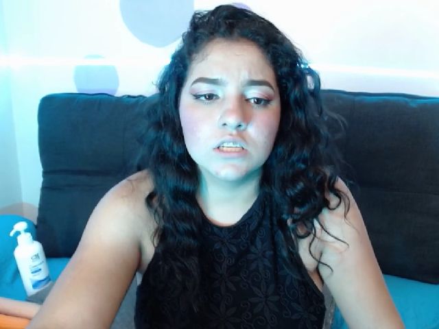 Live sex webcam photo for sophiie_fox #258966971