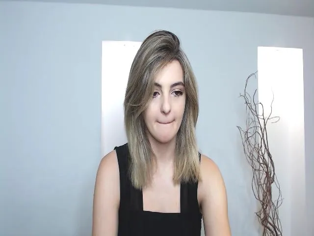 Live sex webcam photo for HelelGretta #253137012