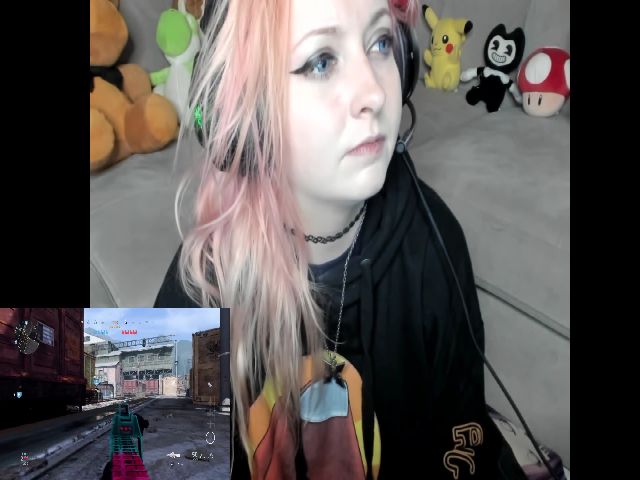 Live sex webcam photo for PrincessBluu #253579306