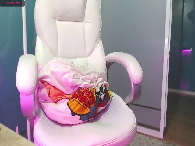 Live sex webcam photo for Liz_scarlett_ #263257552
