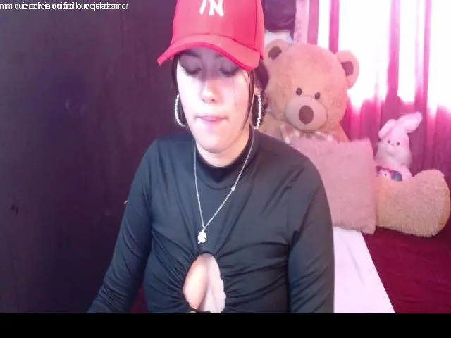 Live sex webcam photo for Annie777 #264311609