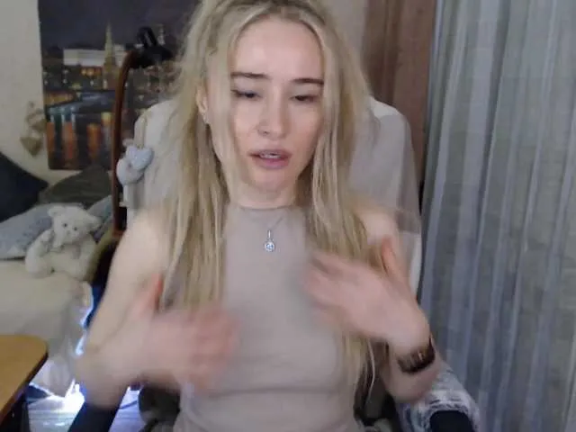 Live sex webcam photo for xyliganka777 #254641175