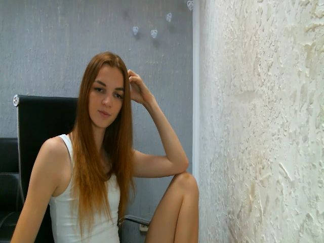 Live sex webcam photo for ElliannaSweet #255906147