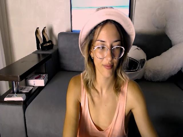 Live sex webcam photo for Blond_Vivian #253539182