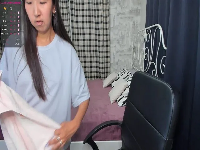 Live sex webcam photo for A11yson #253195332