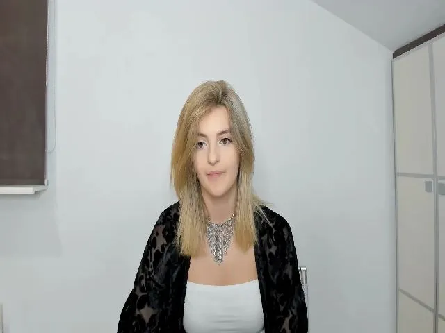 Live sex webcam photo for HelelGretta #260632278