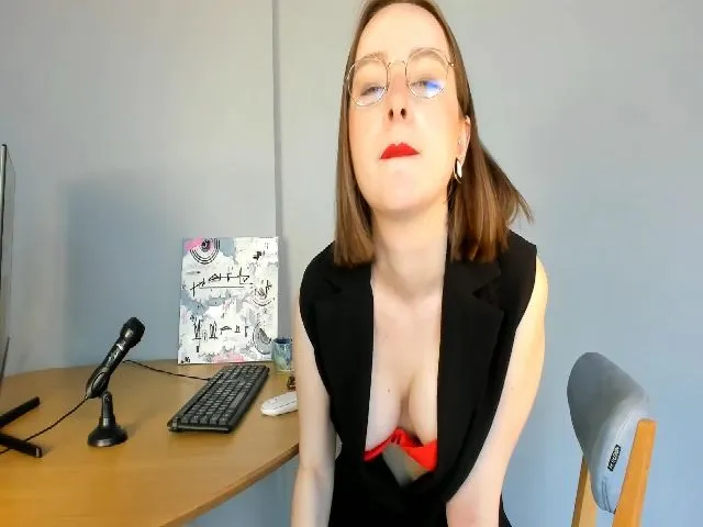 Live sex webcam photo for DearCharlotte #252581914