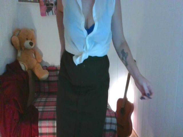 Live sex webcam photo for AliceMood #264300249