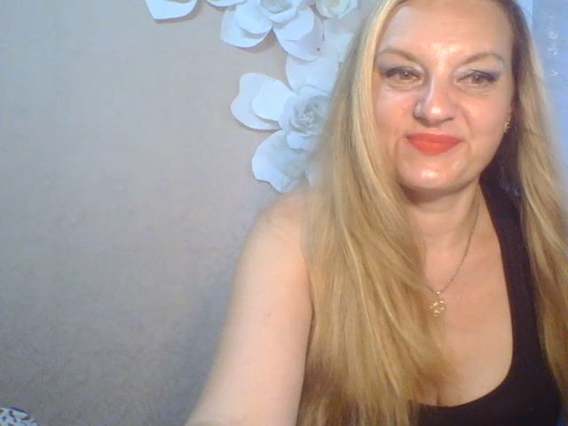 Live sex webcam photo for Miss_Kapriz81 #261237700