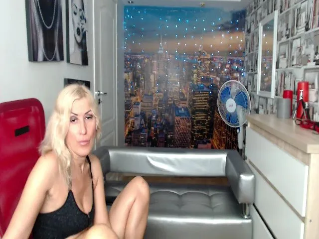 Live sex webcam photo for Lovely_della #256442571