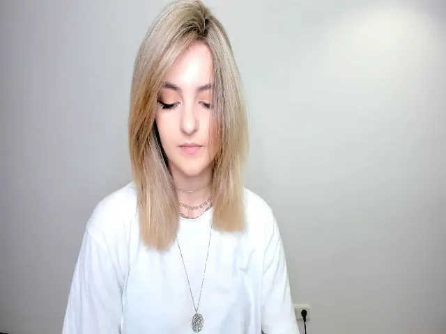 Live sex webcam photo for HelelGretta #265593009