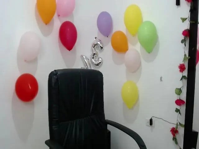 Live sex webcam photo for ViK_Chicas #254791846