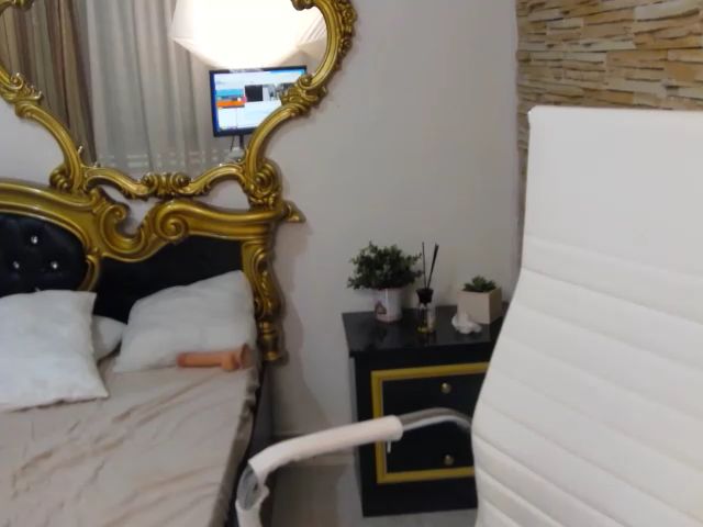 Live sex webcam photo for MissElisabeth #265126526