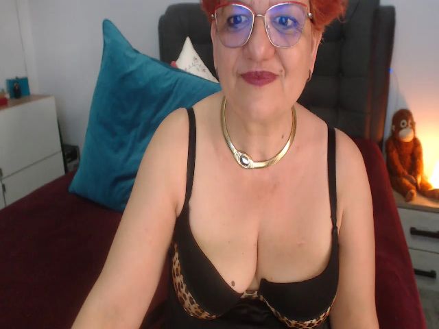 Live sex webcam photo for Maggiemilff #255280178