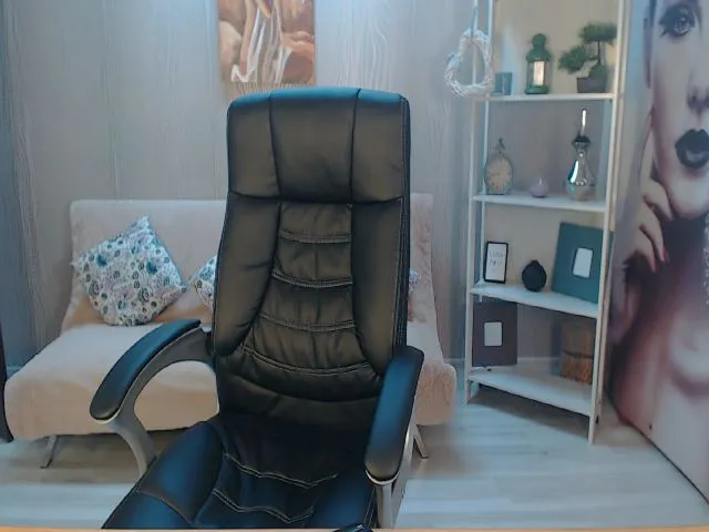 Live sex webcam photo for GoddesSophy #263582320