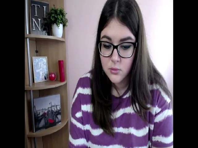 Live sex webcam photo for SweetyTinna #260539188