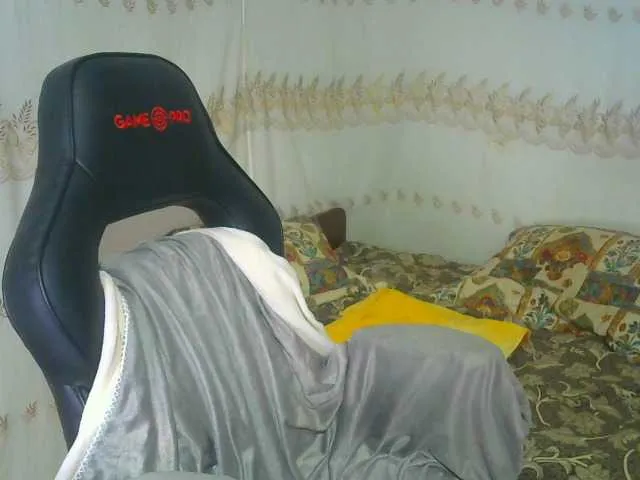 Live sex webcam photo for xxdaryaxx #243105813