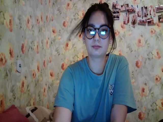 Live sex webcam photo for lolly_hollyy #258321855