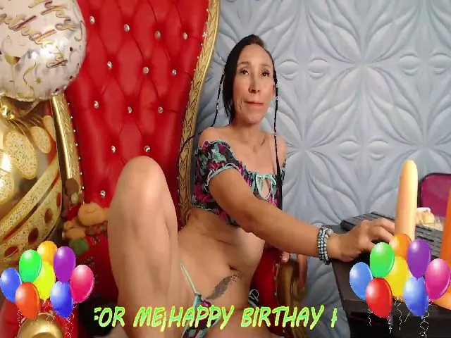 Live sex webcam photo for BlowMommy #252443370