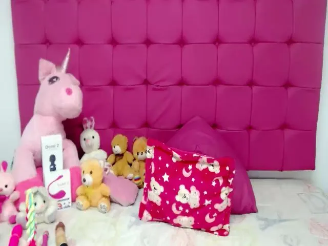 Live sex webcam photo for Pink_queenn #259791909