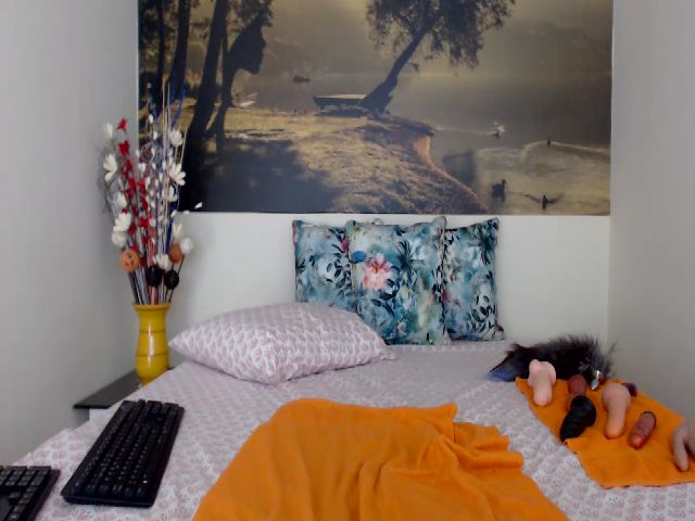 Live sex webcam photo for AikoTailor #287876405