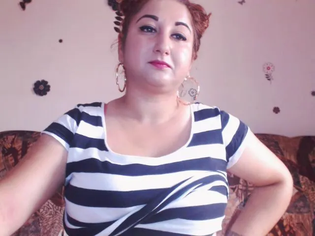 Live sex webcam photo for KinkyMyax #255564460