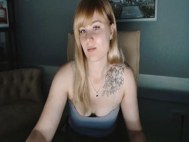 Live sex webcam photo for AdelinaBlondy #262566709