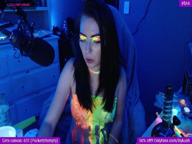 Live sex webcam photo for LilyKush #255049307
