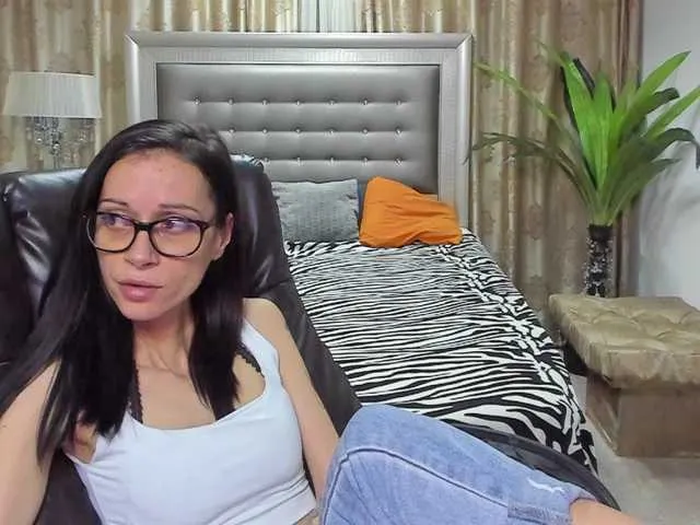 Live sex webcam photo for Nikyocean #251629741