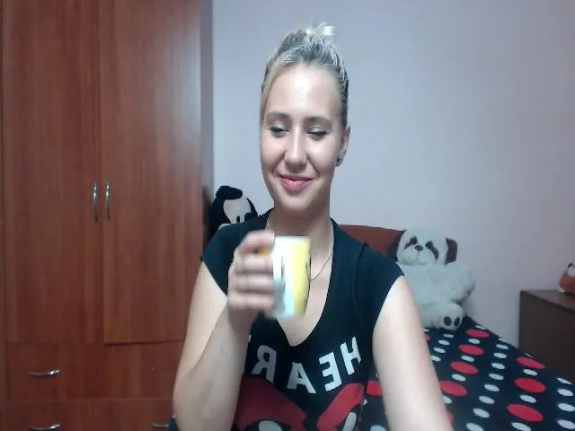 Live sex webcam photo for Tweetyboom #253260990