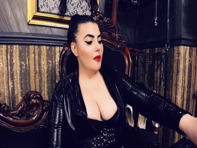 Live sex webcam photo for MelissaGlow #252510118