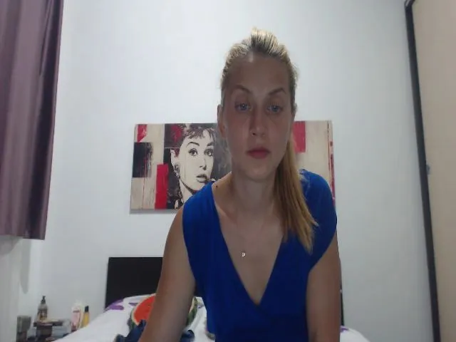 Live sex webcam photo for MonicaDiamond #254622925
