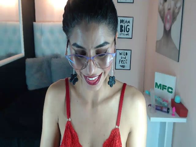 Live sex webcam photo for Sara__Ruiz #252580870