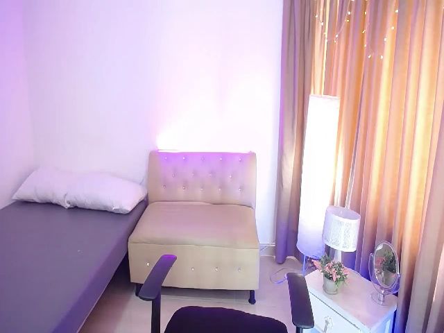 Live sex webcam photo for SamanthaBelll #253170025