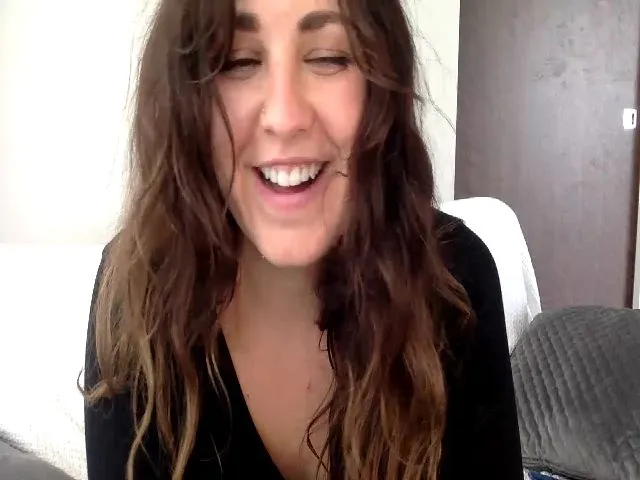 Live sex webcam photo for PennieGold #264505391