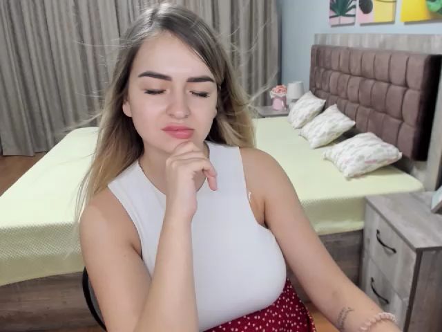 Live sex webcam photo for AshleyCute #253396798