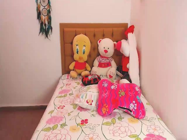 Live sex webcam photo for Julieta_art #264590071