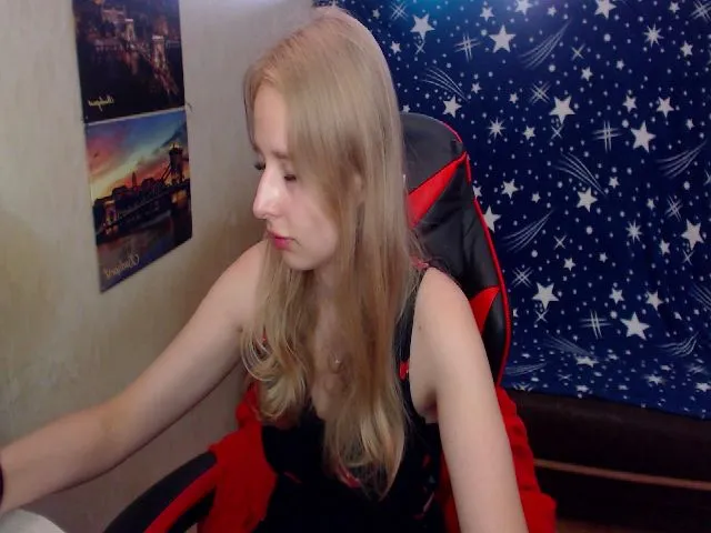 Live sex webcam photo for JessyGinger #258525865