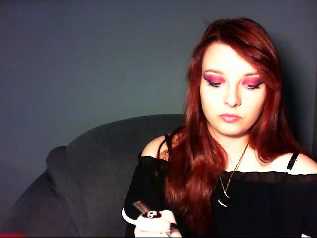 Live sex webcam photo for VirginLuna18 #261571875