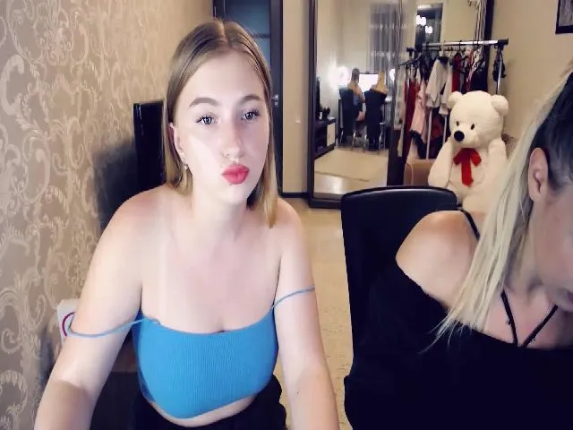 Live sex webcam photo for Im_a_Queen #256035652