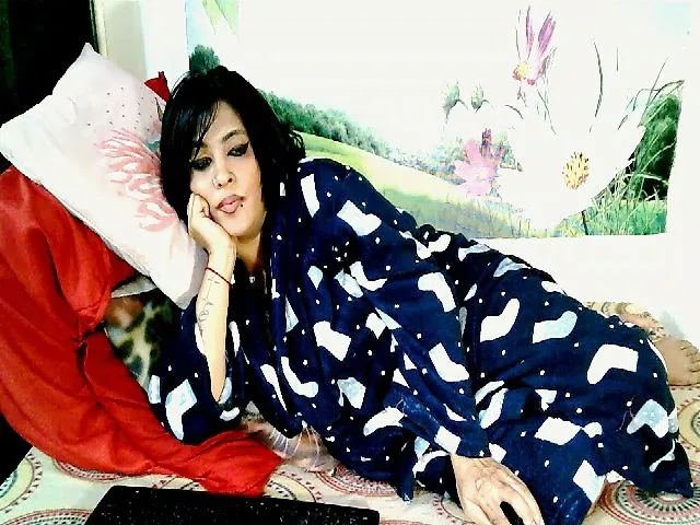 Live sex webcam photo for IndianKatz #265213588