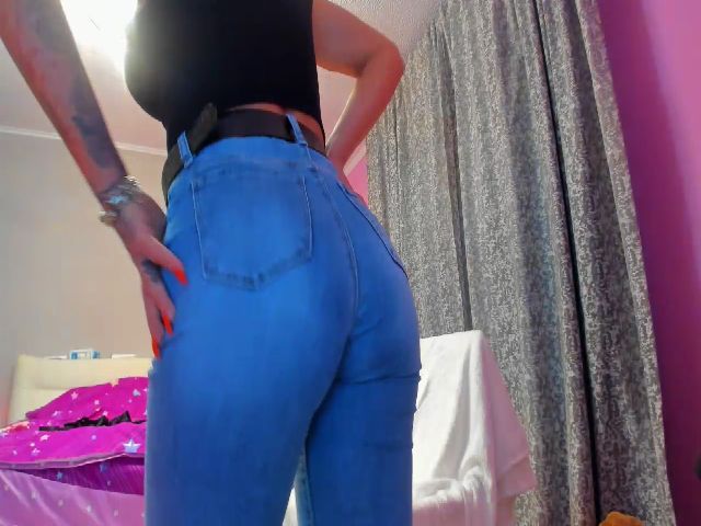 Live sex webcam photo for AnyssyaHoot #265490620