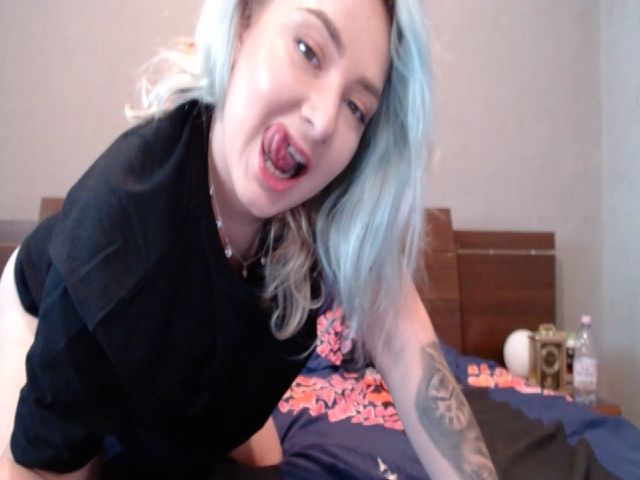 Live sex webcam photo for LongTongue_D #254778043