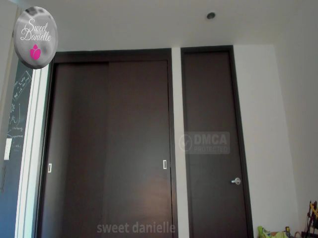 Live sex webcam photo for Sweetdaniel8 #261627962