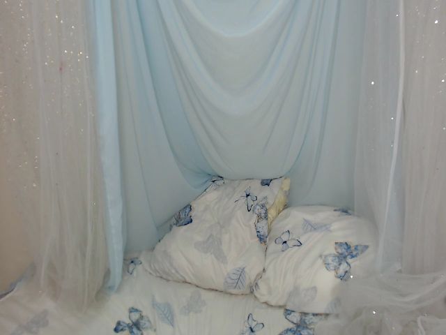 Live sex webcam photo for ImFoxx #253892123