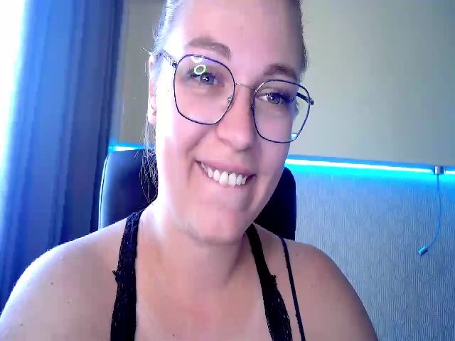 Live sex webcam photo for Your_Diana1 #264224911