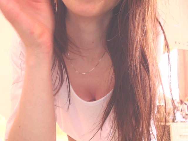 Live sex webcam photo for SexyQueen333 #241434420