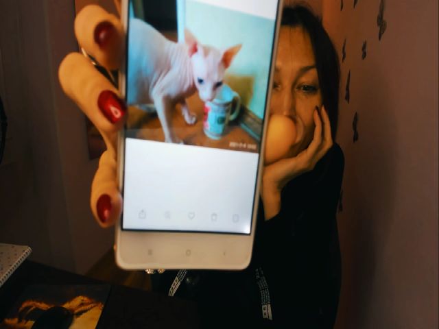 Live sex webcam photo for NicoleDevlin #263641710