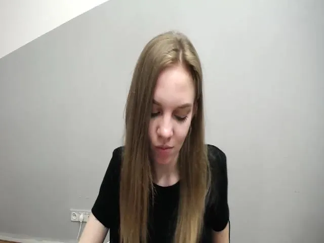 Live sex webcam photo for HappySecret_ #263948159