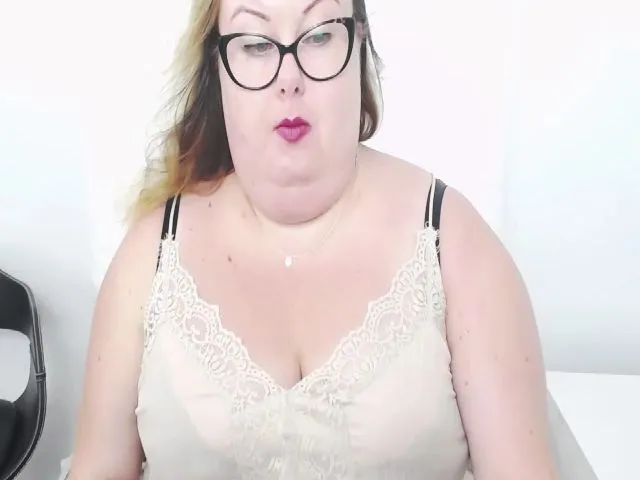 Live sex webcam photo for HornyBonnie #264193447